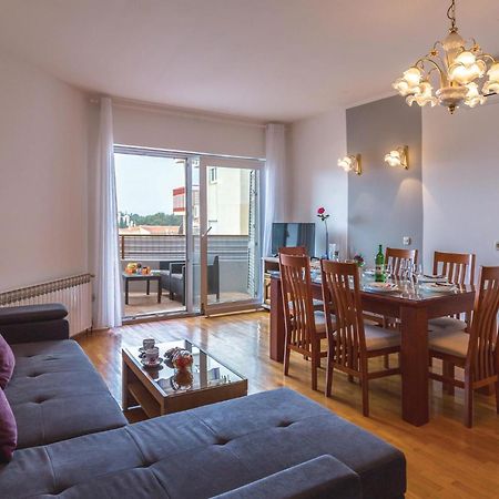 Stunning Apartment In Makarska With Kitchen المظهر الخارجي الصورة