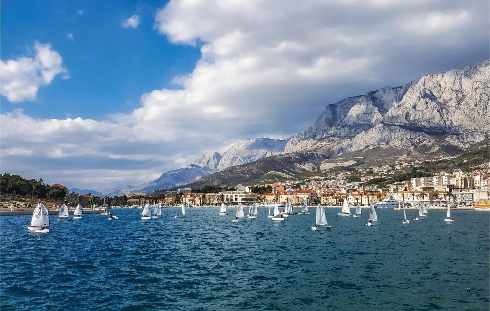 Stunning Apartment In Makarska With Kitchen المظهر الخارجي الصورة