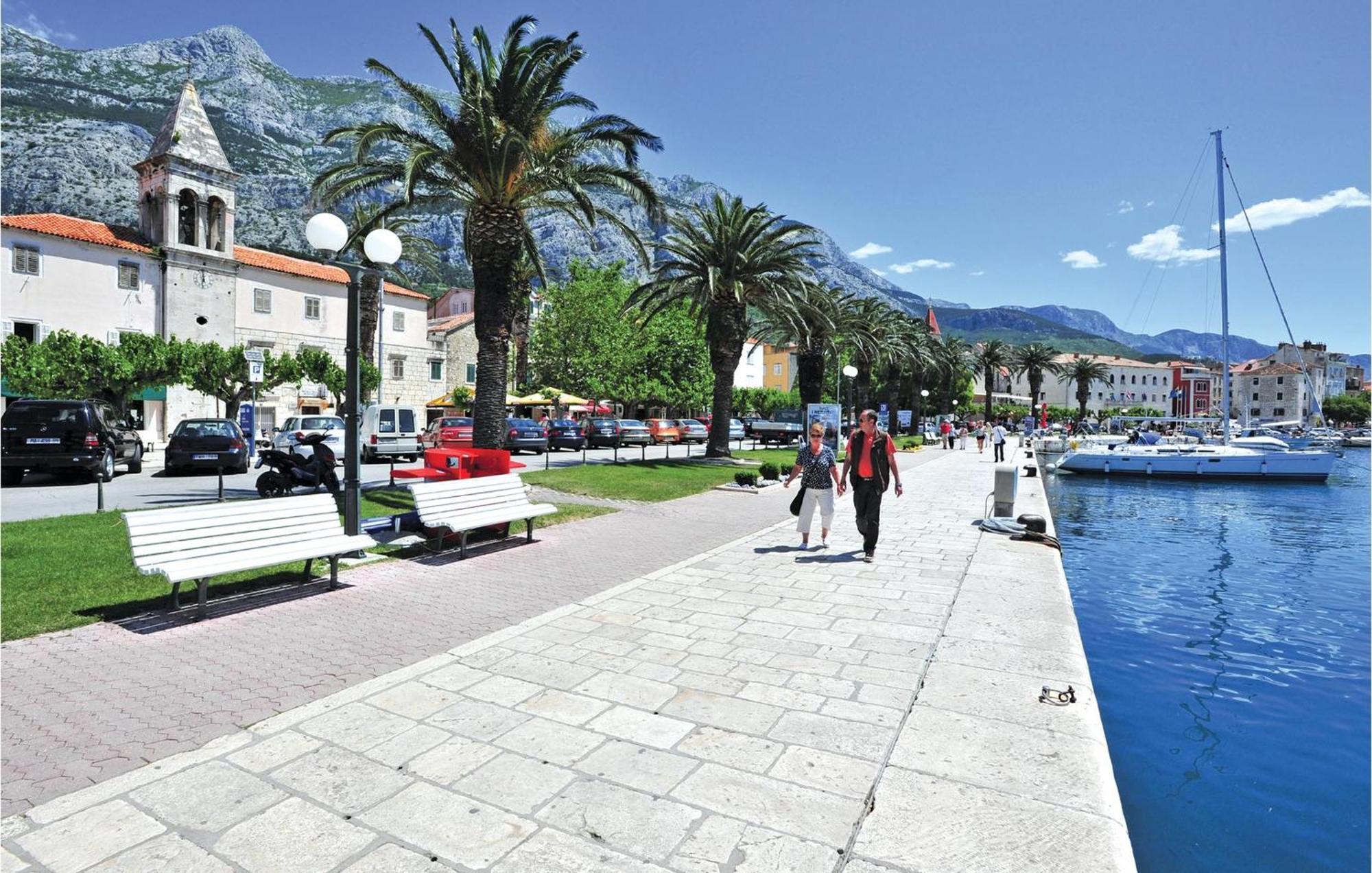 Stunning Apartment In Makarska With Kitchen المظهر الخارجي الصورة